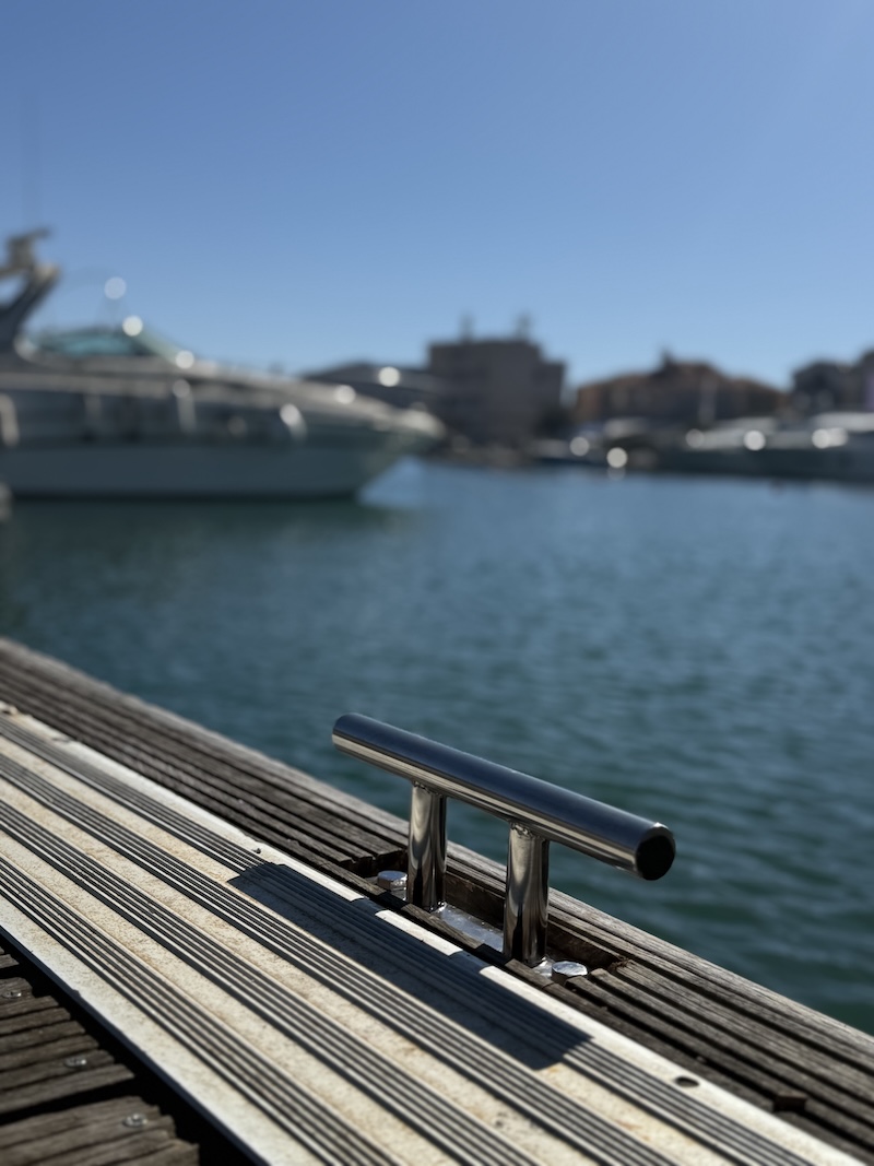 Operazioni intensive nel Porto di Budva